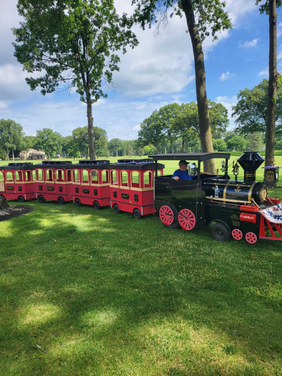 American Freedom Trackless Train 16 Pass.