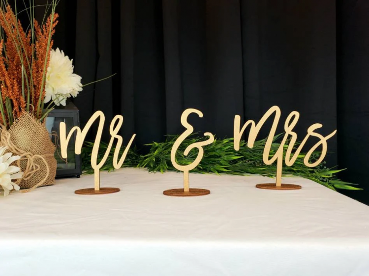 Mr. & Mrs. Sign